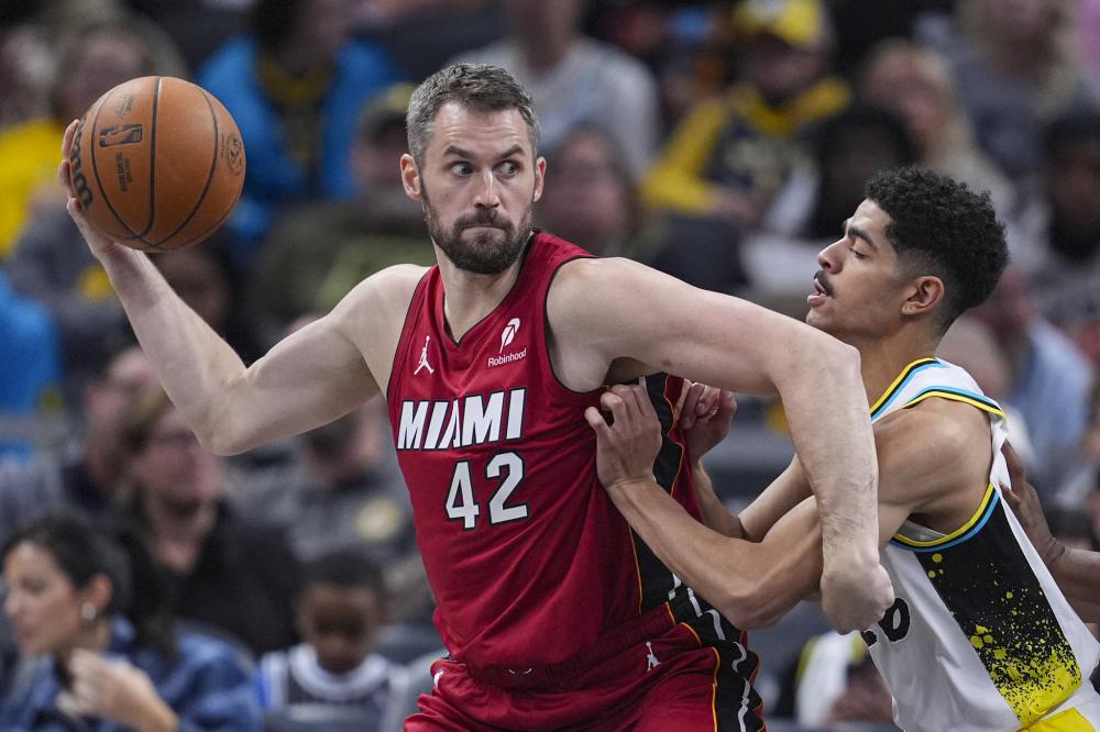 他不仅仅依 他不仅仅依